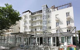 Hotel Leoni  3*